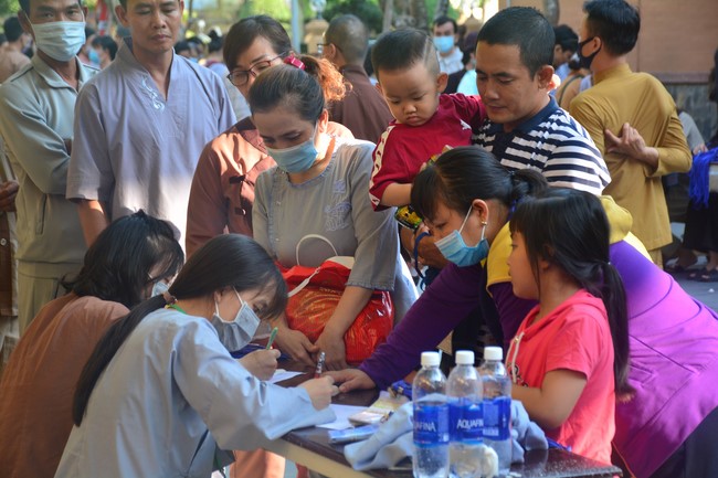 The 1st Three-Jewel Refuge Ceremony in 2021